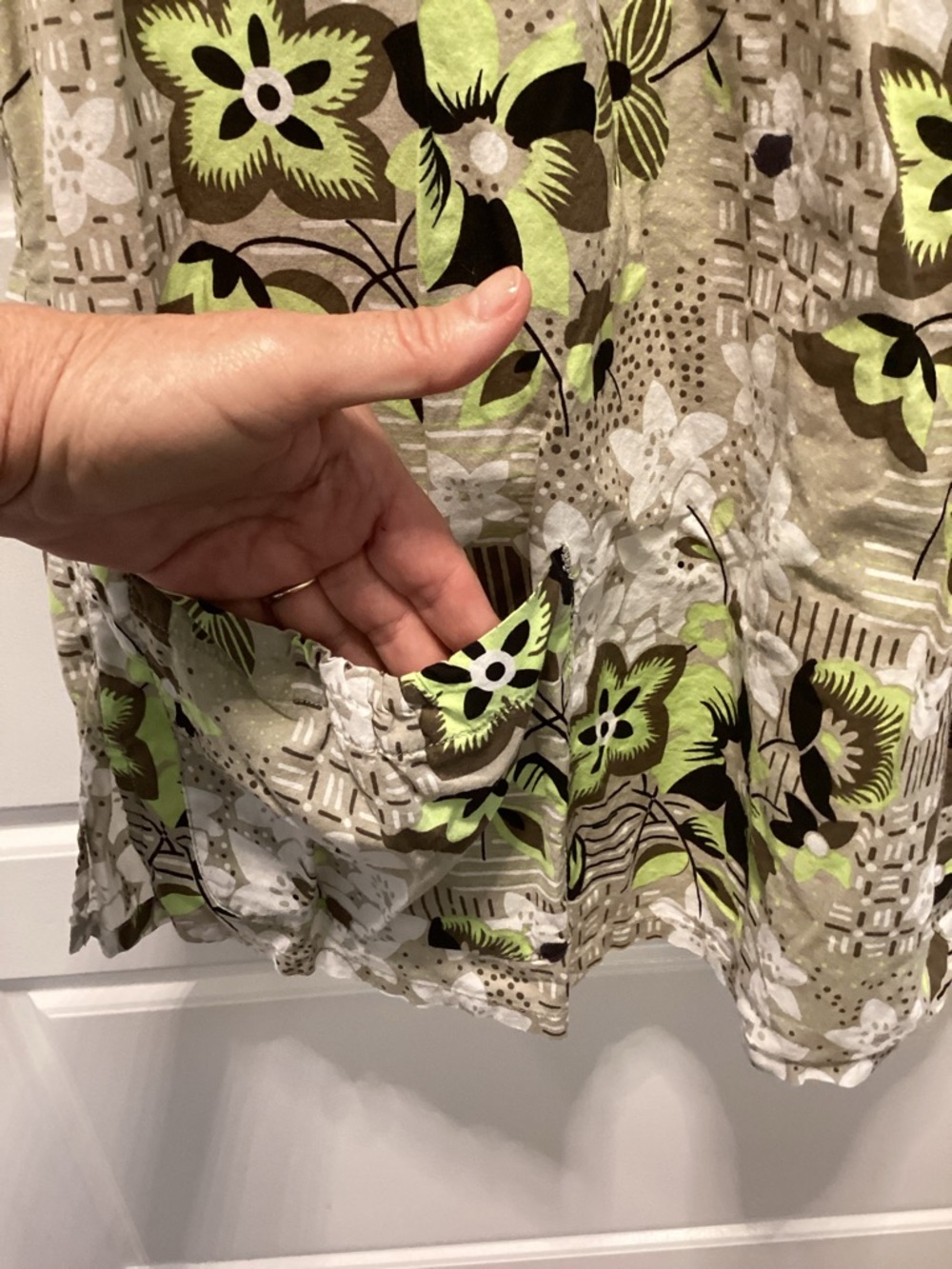 KOI V-Neck Scrub Top with Crochet Shoulders AND PLEATED BODICE. - Picture 3 of 11
